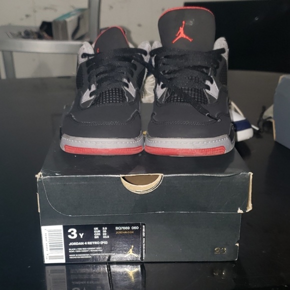 Jordan 3s - Picture 1 of 4